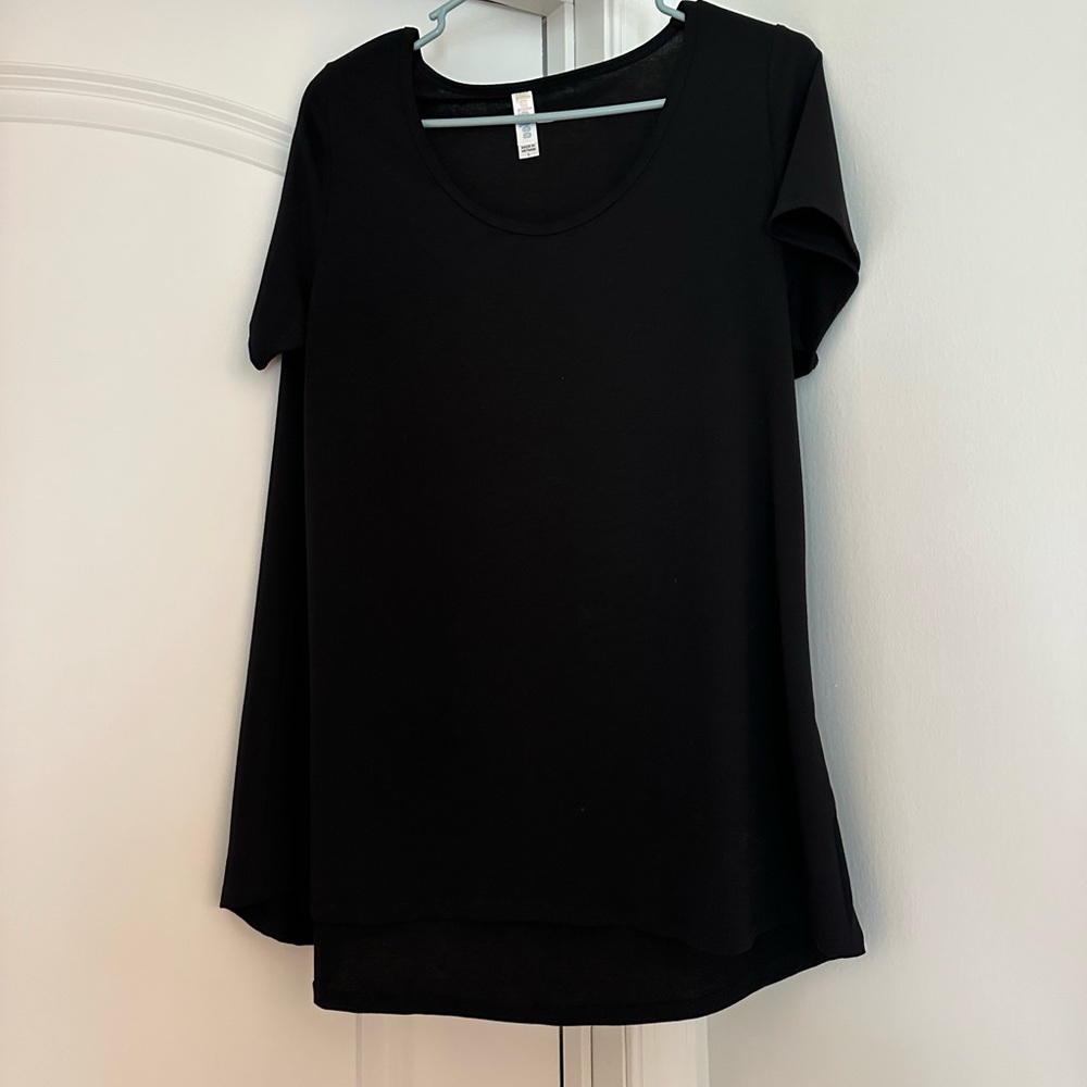 Black LuLa Roe Classic T